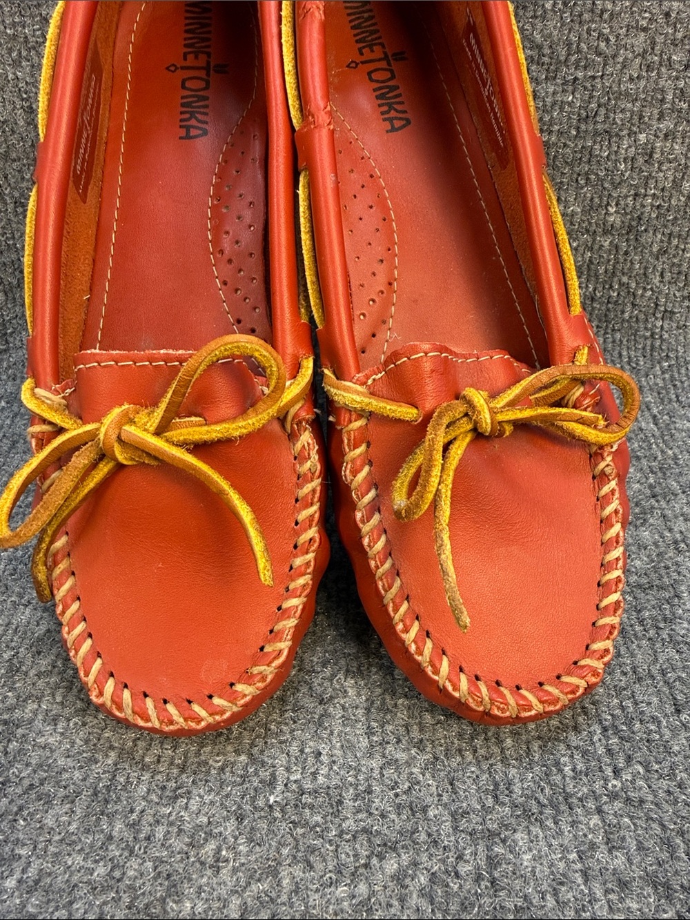Minnetonka Red Leather Moccasins with Leather Trim and Lace Women’s Size 7 - Picture 4 of 11